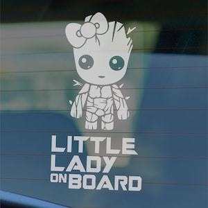 MAŁA KOBIETA NA POKŁADZIE | Naklejka winylowa na zderzak szyby samochodu | Baby Groot Strażnicy Galaktyki, | Typ 2