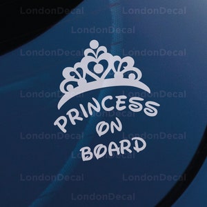PRINCESS ON BOARD | Naklejka winylowa na zderzak samochodu | Dostępne 24 opcje kolorystyczne