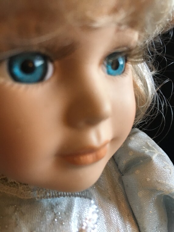 dandee international limited porcelain dolls pa381