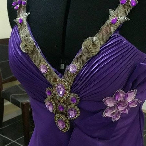 Mariage, fiançailles, anniversaire, Robe de soirée longue mauve en satin et strass, robe noël, col bijoux, robe orientale