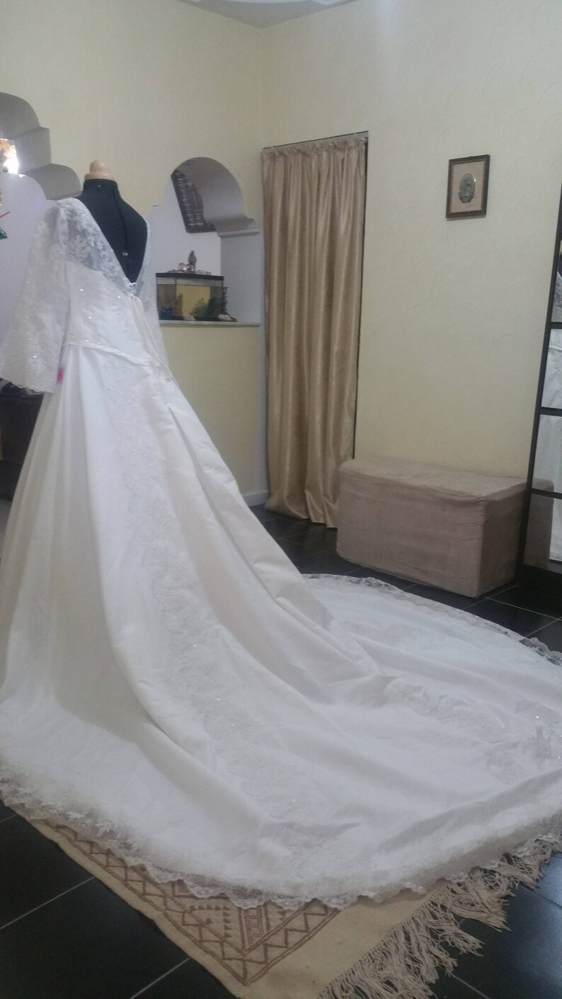 wedding dress Bridal dress organza and white lace drags satin Cathedral duchess MAGIC dress Wedding dress FRENCH manufacturing