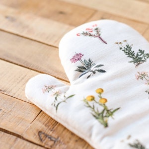 Botanical Oven Mitt, Floral Oven Mitt, Oven Glove, Kitchen Accessory, Farmhouse style, Linen Kitchen Glove, Thick Oven Mitt, Pot Holder image 3