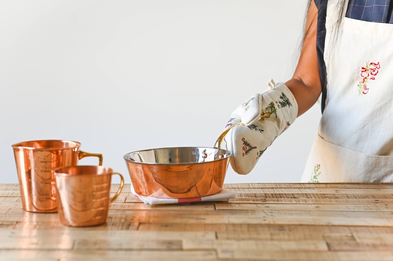 Botanical Oven Mitt, Floral Oven Mitt, Oven Glove, Kitchen Accessory, Farmhouse style, Linen Kitchen Glove, Thick Oven Mitt, Pot Holder image 6