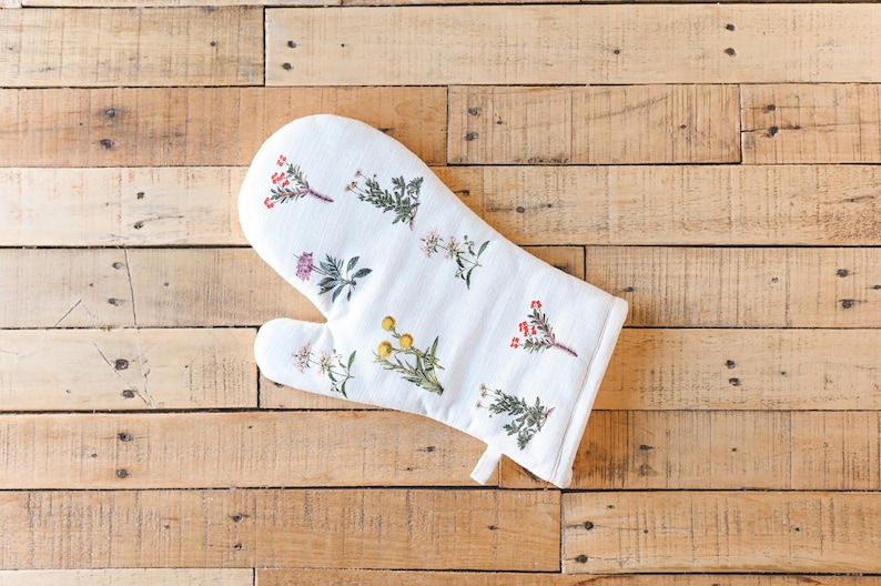 Botanical Oven Mitt, Floral Oven Mitt, Oven Glove, Kitchen Accessory, Farmhouse style, Linen Kitchen Glove, Thick Oven Mitt, Pot Holder image 4