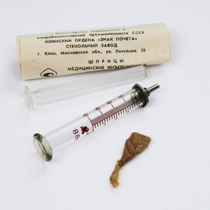 antique glass syringe needle medical equipment laboratory pharmacy doctor tools medical container pharmacy jar med lab primitive decor 2 ml