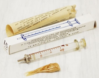 Large syringe Reusable syringe hospital equipment vintage glass syringe box hospital pharmacy old medical device rare syringe needle syringe