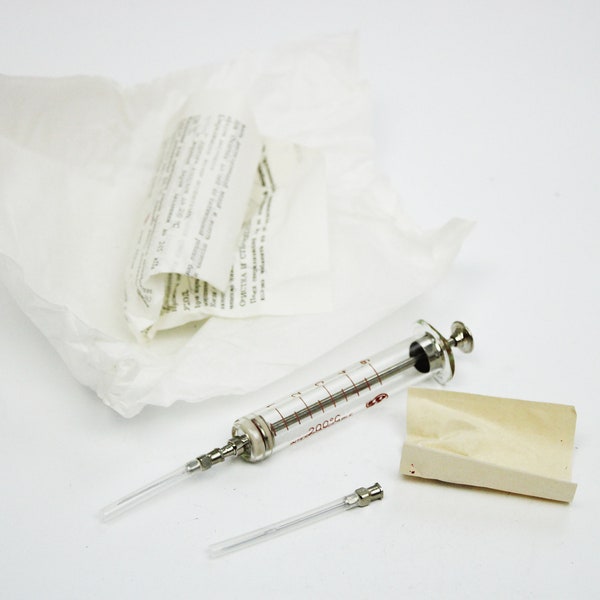 aiguille de seringue seringue médicale ancien instrument médical verre boîte d'origine seringue métal rare équipement médical fournitures d'hôpital docteur décor