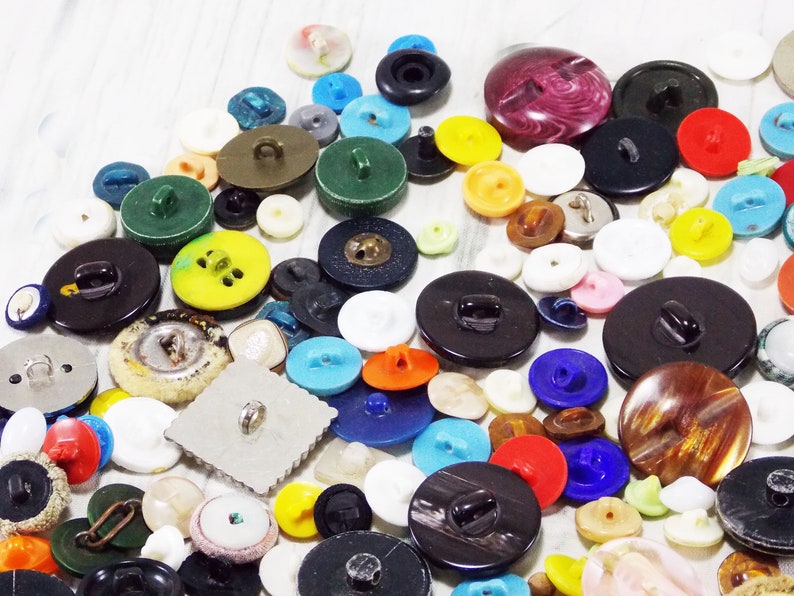 Vintage buttons pearl shell buttons colors plastic buttons large shell buttons small organic antique buttons sewing craft supplies scrapbook