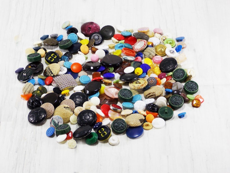 Vintage buttons pearl shell buttons colors plastic buttons large shell buttons small organic antique buttons sewing craft supplies scrapbook