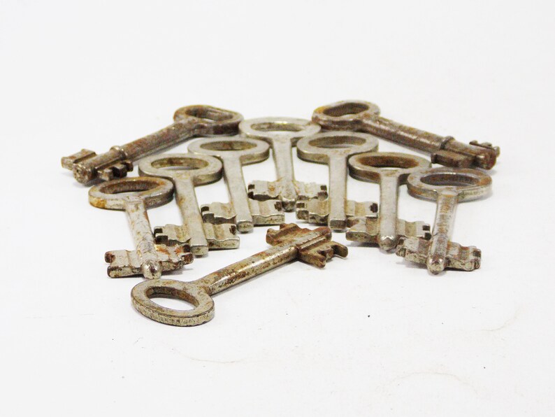 Antique keys primitive keys unique steampunk supplies skeleton keys metal industrial decor house keys rustic doors old keys iron hardware