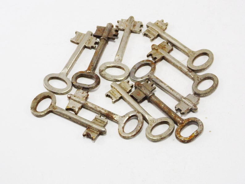 Antique keys primitive keys unique steampunk supplies skeleton keys metal industrial decor house keys rustic doors old keys iron hardware