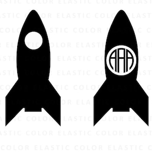 Peut inclure: Deux silhouettes de fusées noires. La fusée de gauche a un cercle blanc au milieu. La fusée de droite a un cercle blanc avec les lettres "AAA" à l'intérieur.