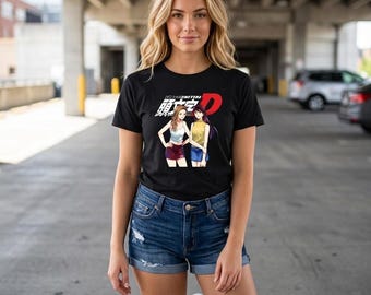 Mako Sato Sayuki Impact T-shirt med initial D, blå JDM-t-shirt, retro anime-t-shirt med bildrift och racingmotiv, streetwear-estetisk unisex grafisk t-shirt