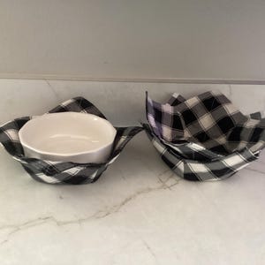 Small Reversible Buffalo Check Microwave Bowl Cozy: Black Cotton Bowl Holder