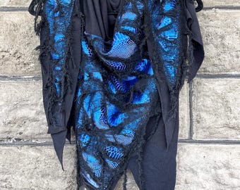 Bufanda de sirena azul y negra, bufanda desgastada, bufanda postapocalíptica, hombre en llamas, disfraz de Halloween, bufanda ciberpunk triangular larga