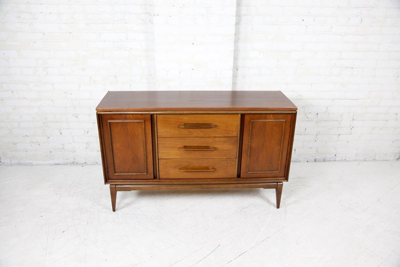 Free Nyc Delivery Vintage Small Credenza By Bassett Furniture