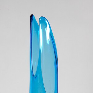 vintage mcm tall blue fluid shape vase art glass image 3