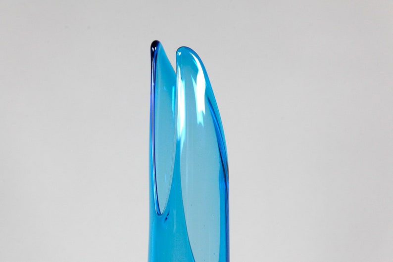 vintage mcm tall blue fluid shape vase art glass image 3