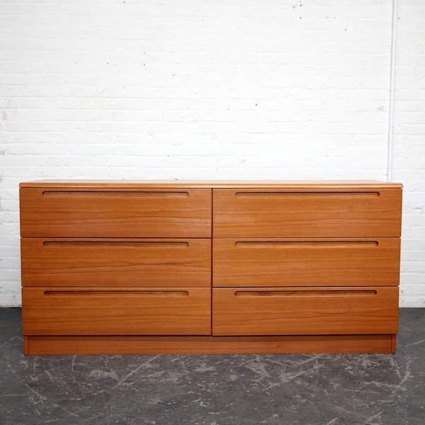 Vintage MCM Scandinavian teak 6 drawer dresser | Free delivery only in NYC and Hudson Valley areas