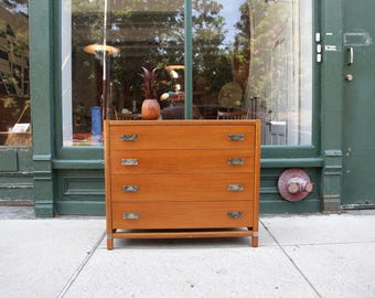 Vintage MCM 60's 4 drawer walnut bachelor chest by Hickory Manufacturing Co N2 | Free delivery in NYC and Hudson Valley areas