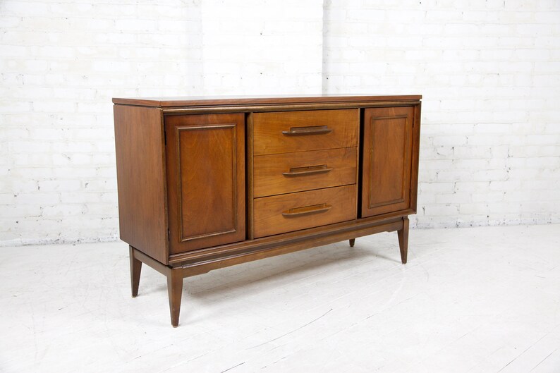 Free Nyc Delivery Vintage Small Credenza By Bassett Furniture