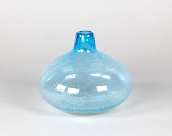 Vintage mcm handmade blue vase with trapped air bubbles | art glass