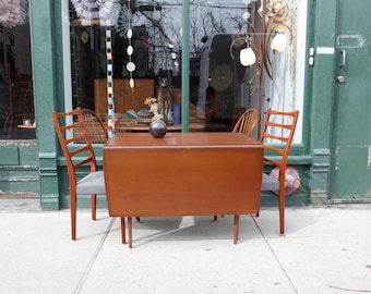 Vintage 50's dining table by Heywood Wakefield CONTESSA dining table | Free delivery only in NYC and Hudson Valley areas