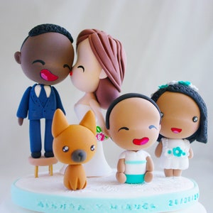 Topper per torta nuziale personalizzato con bambini e cane / Topper per torta di famiglia personalizzato con bambini e animale domestico / Topper per torta per sposo basso e sposa alta