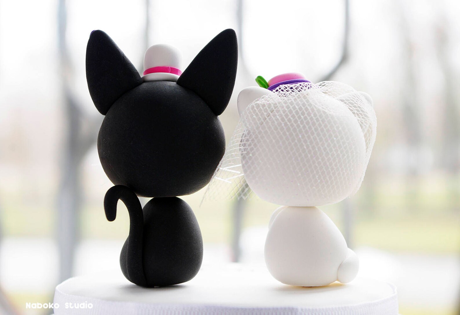 Jiji and Lily Wedding Cake Topper / Black and White Cats Jiji and Lily Wedding Cake Topper / Black and White Cats