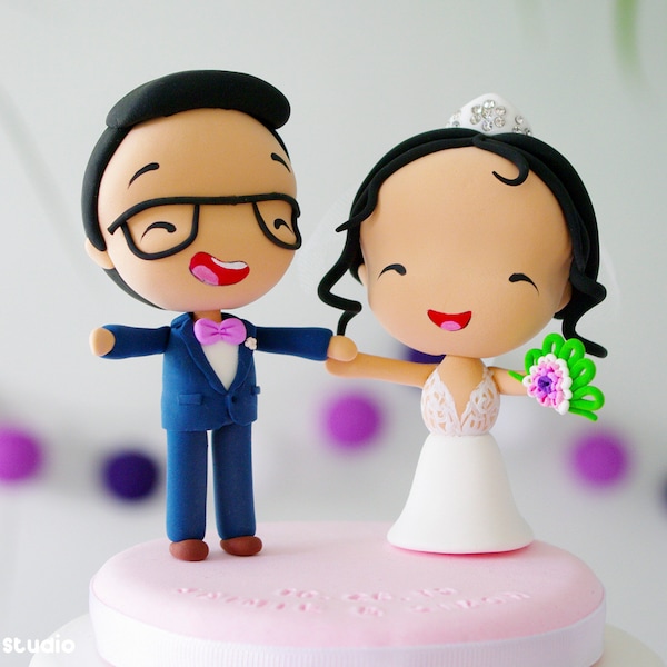 Wedding Cake Topper Figurine | Bride and Groom Cake Topper | Funny Wedding Cake Topper | Just Married Cake Topper | Cute Wedding Cake Topper