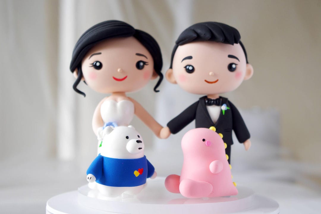 Custom Wedding Cake Topper With Pets: Bride and Groom Figurine With ...
