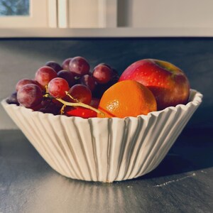 Ciotola alta in ceramica scanalata / Gres pressato a mano / Pezzo da tavola esclusivo Reclaim