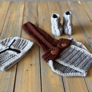 Traje de bebé mandaloriano de crochet: disfraz inspirado en Star Wars imagen 1