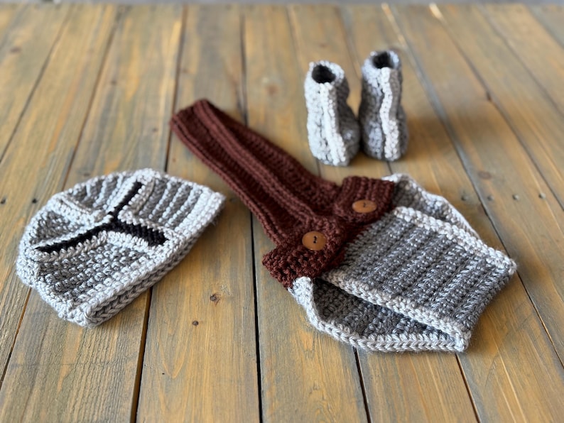 Traje de bebé mandaloriano de crochet: disfraz inspirado en Star Wars imagen 1