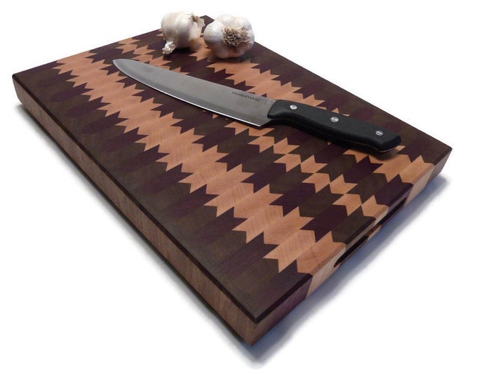 End grain cutting board - Chevron pattern