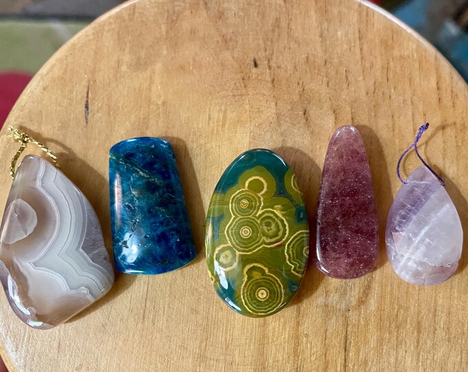 5 drilled Pendants Agate Apatite Ocean Jasper Muscovite Fluorite