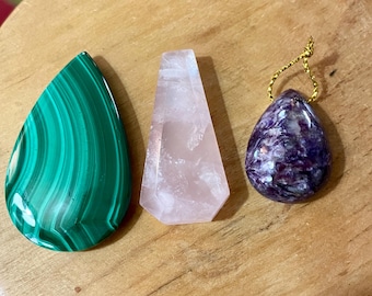 3 drilled Pendants Malachite Rose Quartz Charoite