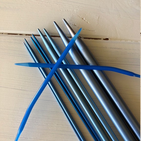 Lot of Vintage Blue Knitting Needles, Circular Knitting Needle, Aluminum  Knitting Needles 