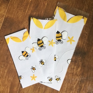 10 Bee Party Cello Bags w/ Twist Ties, Choose Small/Medium/Large, Made in USA, Treat Bags, Food Safe