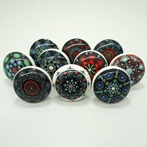 Ręcznie robione wielokolorowe ceramiczne gałki, dekoracyjny wzór mandali zdjęcie 3