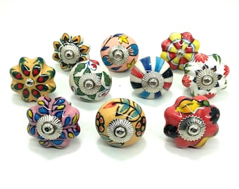 Puxadores de cerâmica pintados à mão, ferragens coloridas com motivos florais para armários.