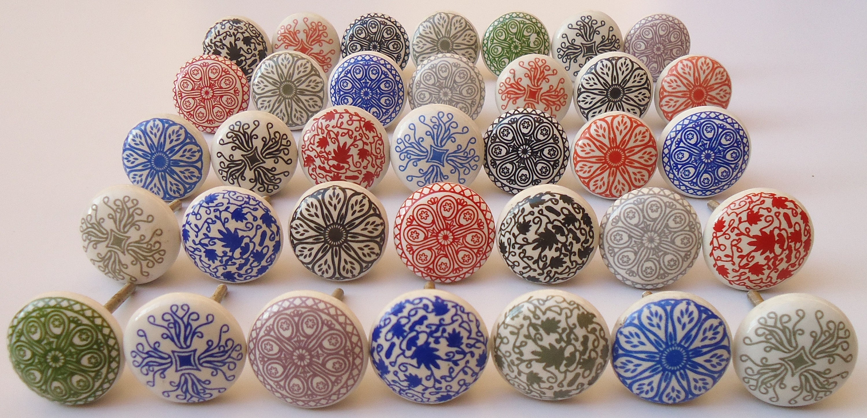 Design#3 Pomelli vintage in ceramica dipinti a mano per cassetti della cucina e armadi Multicolour Design#3 Pomelli vintage in ceramica dipinti a mano per cassetti della cucina e armadi Multicolour