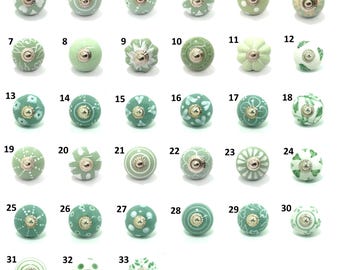 手描きのグレー＆ホワイトセラミックノブ、花柄キャビネット金具