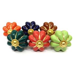 Handbemalte Keramik Kürbis Knopf, Multi-Color Golden Stripe