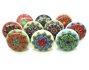 ハンドメイドのマルチカラーセラミックキャビネットノブ、花の曼荼羅