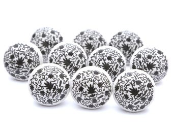 Handgefertigte schwarz & weiße Keramik Knäufe, Schrank Schublade Pulls