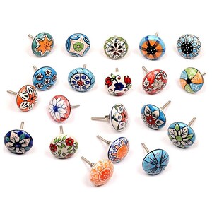 手作りのマルチカラーセラミックノブ、装飾的な引き出し取っ手