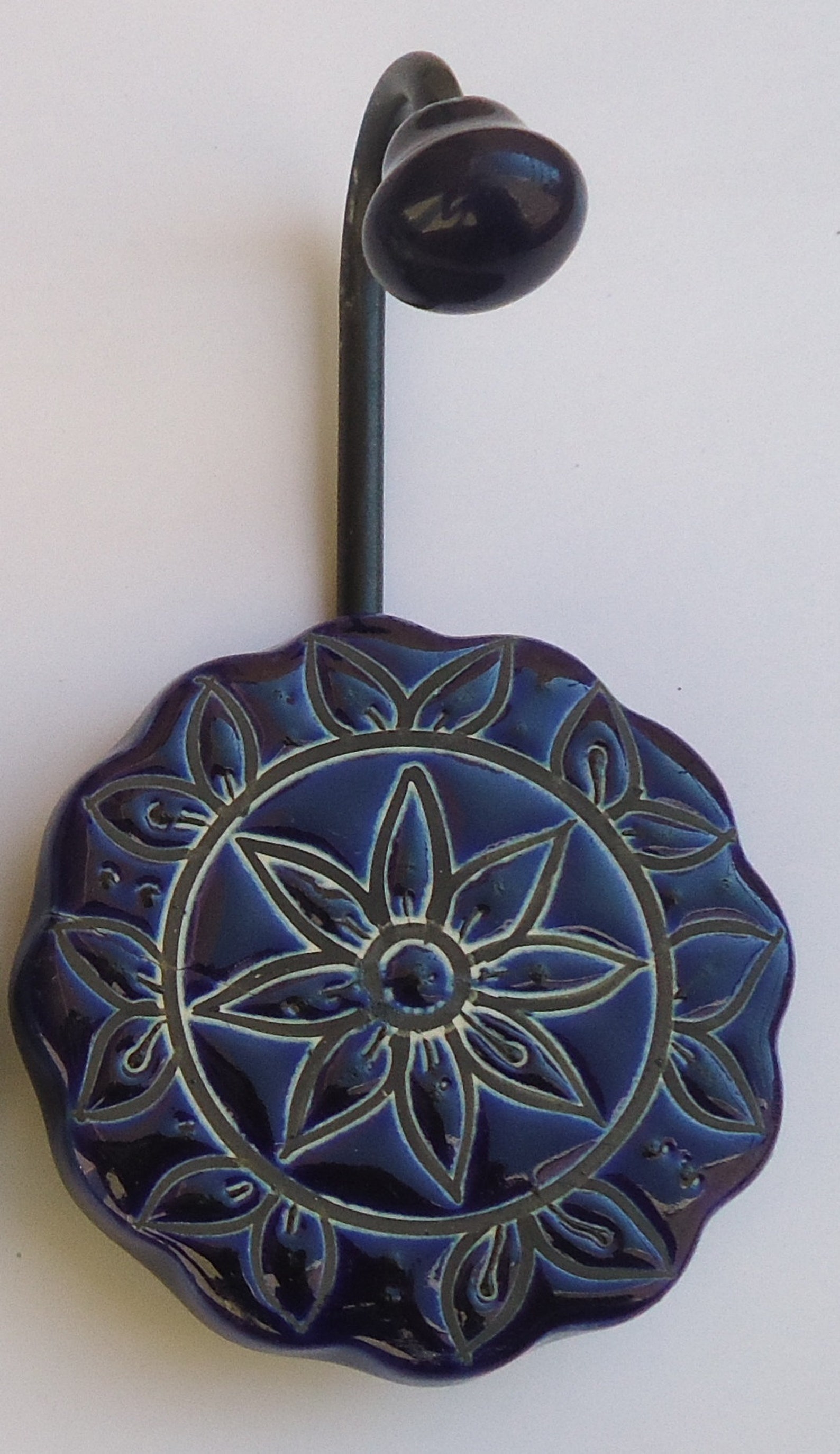 Ganci da parete in ottone massiccio. Ideali per piccoli spazi