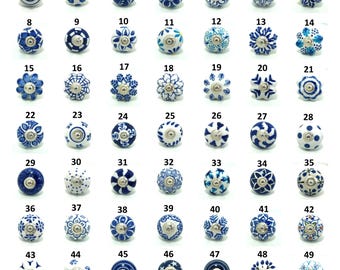 Set di pomelli in ceramica blu e bianchi / Pomelli per cassetti dipinti a mano / Ferramenta per mobili in stile boho / Pomelli per mobili rustici