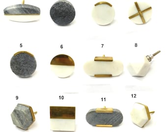 Pomelli e maniglie decorative per cassetti, realizzati a mano in marmo e ottone.